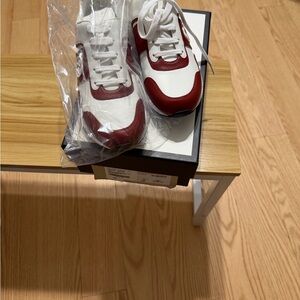 Gucci Women's Red and White Sneakers
